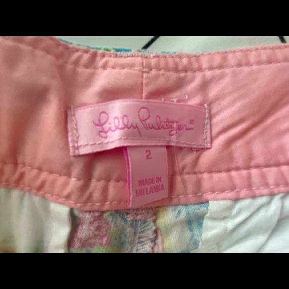 Lily Pulitzer Shorts, Size 2 - Picture 3 of 3